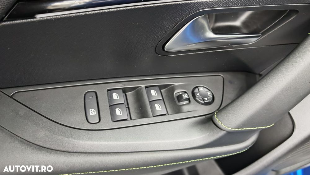 Peugeot 2008 54 kWh GT - 19