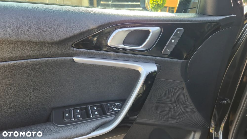 Kia Ceed SW 1.6 GDI DCT OPF Plug-in-Hybrid Platinum Edition - 19