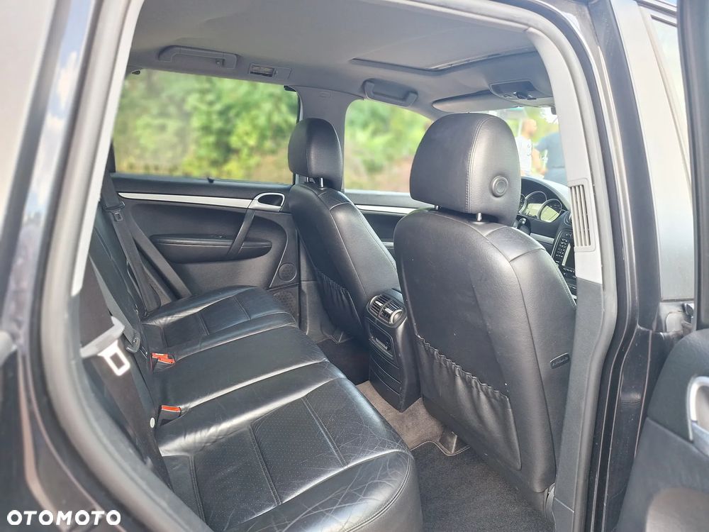 Porsche Cayenne - 21