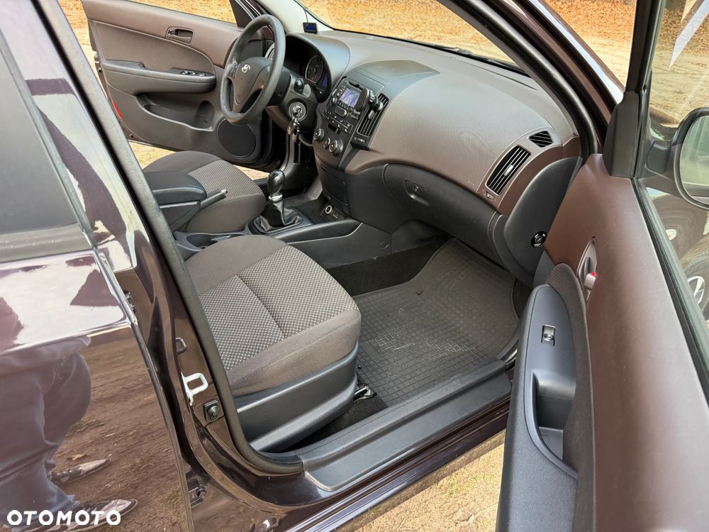 Hyundai i30 1.6 Comfort - 17