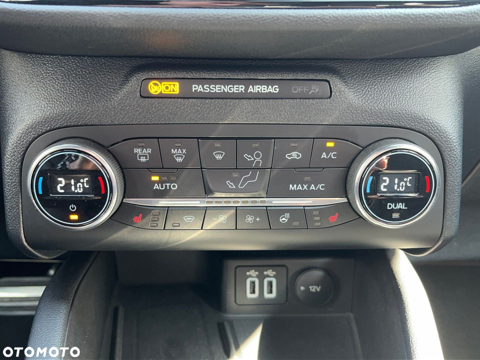 Ford Kuga - 38