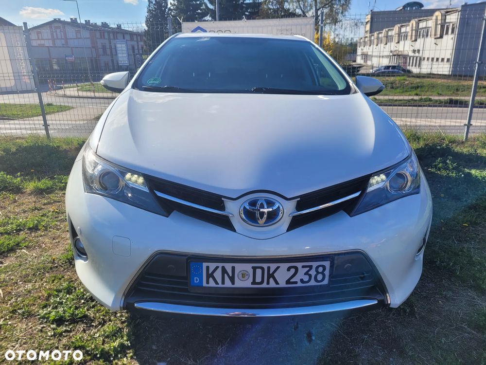 Toyota Auris 1.8 HSD Luna - 1