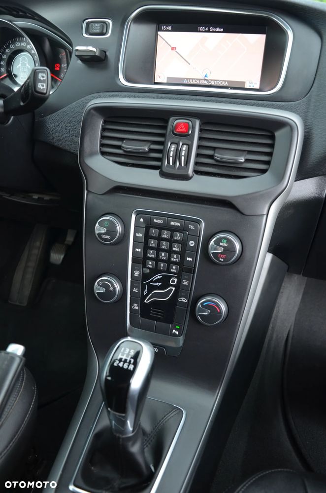 Volvo V40 D2 Kinetic - 19