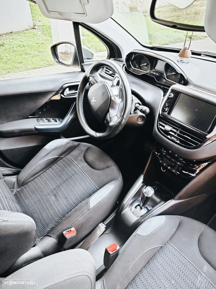 Peugeot 208 e-HDi 92 ETG6 Stop&Start Allure - 11