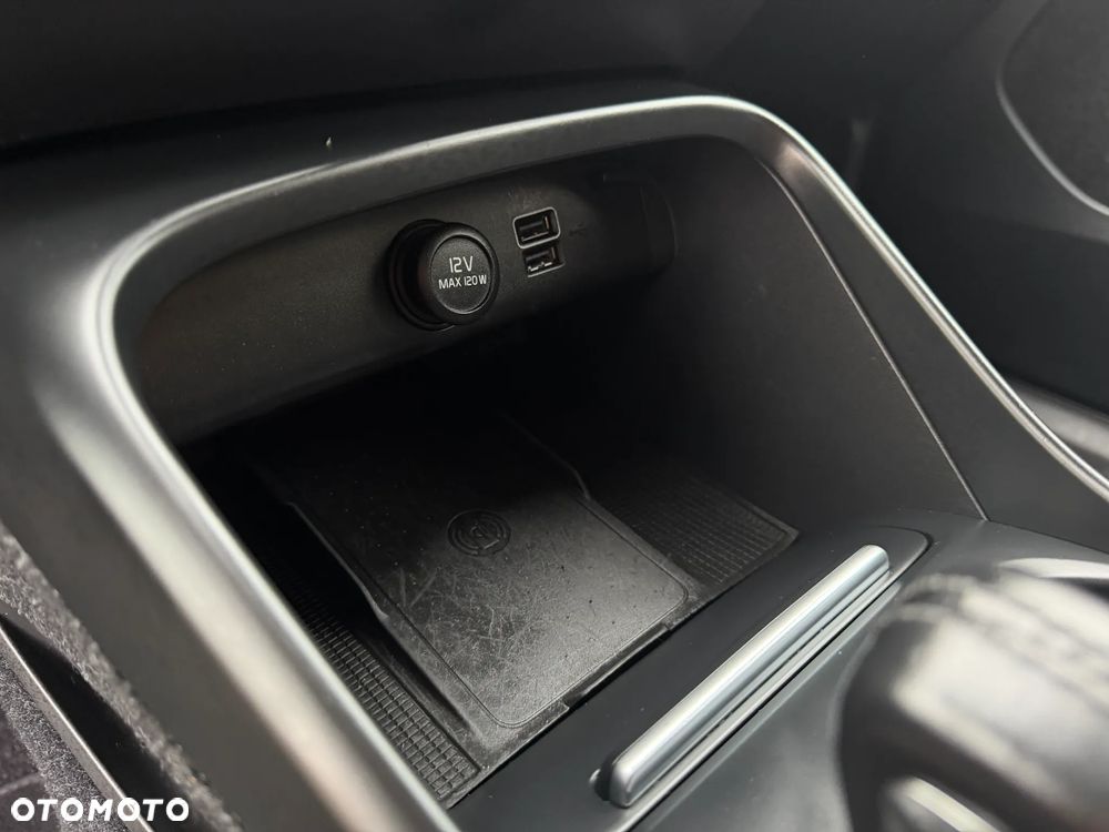 Volvo XC 40 D3 AWD Momentum Pro - 27