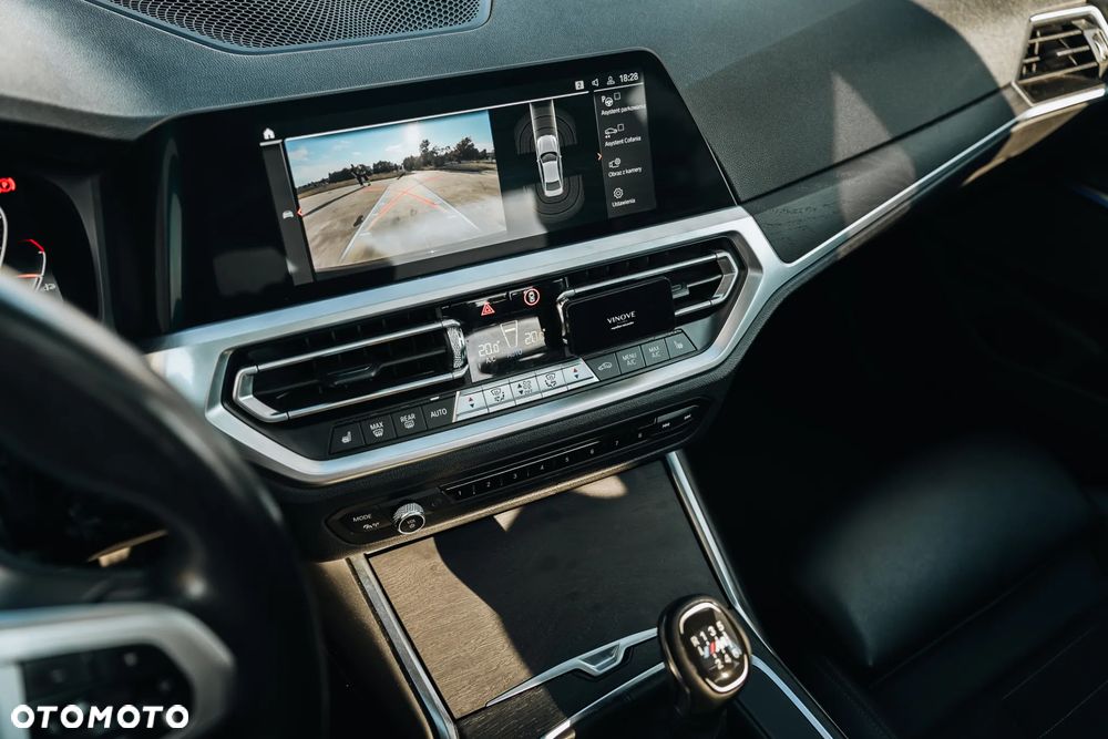 BMW Seria 3 320d Sport Line Shadow - 14