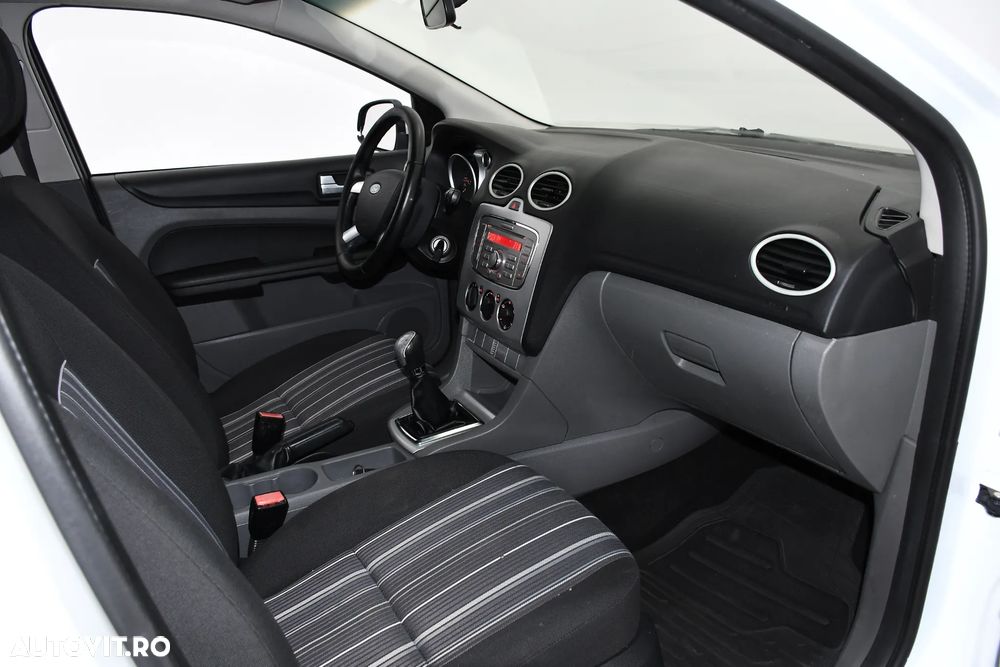 Ford Focus 1.8TDCi Trend - 10