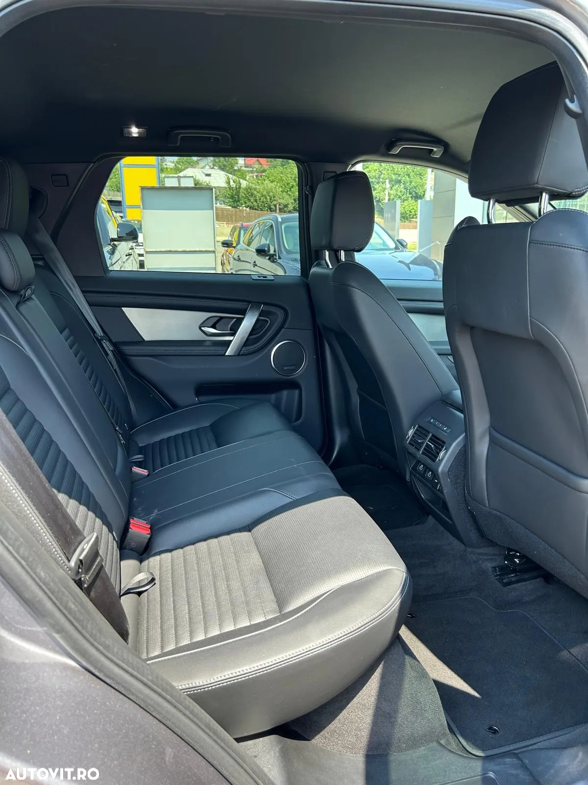 Land Rover Discovery Sport - 13
