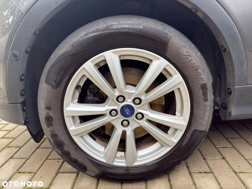 Ford Kuga - 16