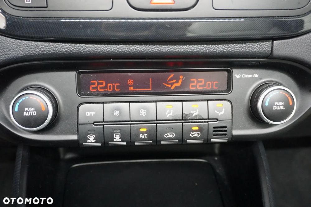 Kia Carens 1.7 CRDi M - 31