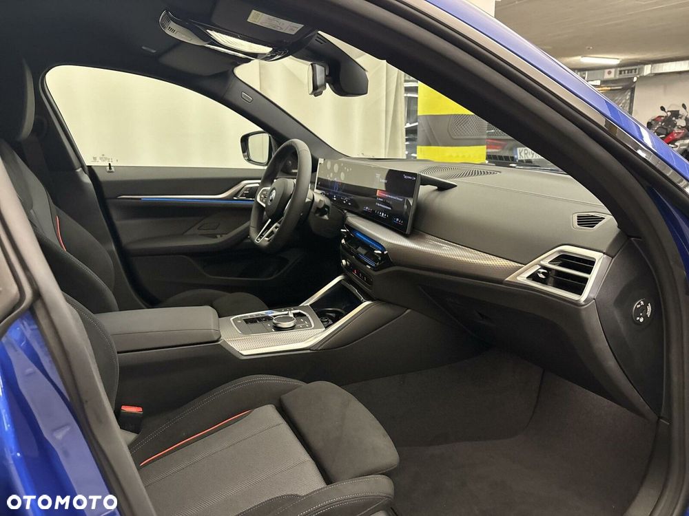 BMW i4 - 21