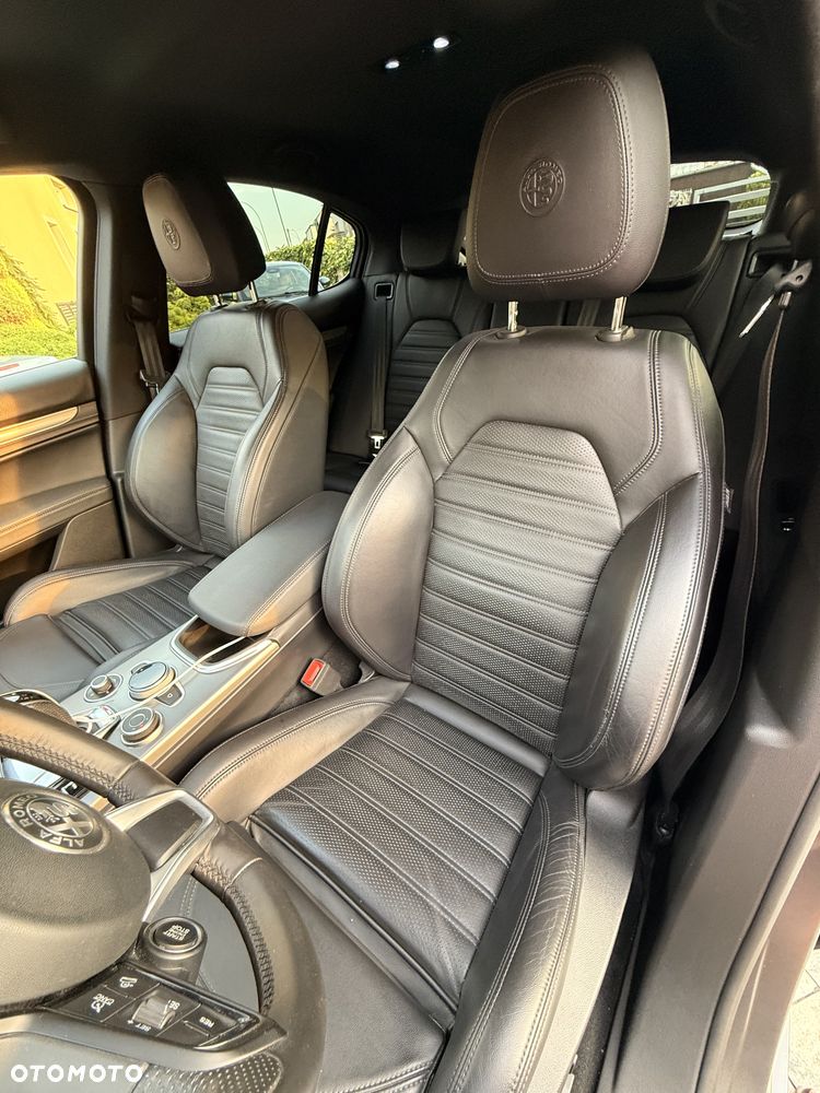 Alfa Romeo Stelvio 2.0 Turbo Veloce Q4 - 24