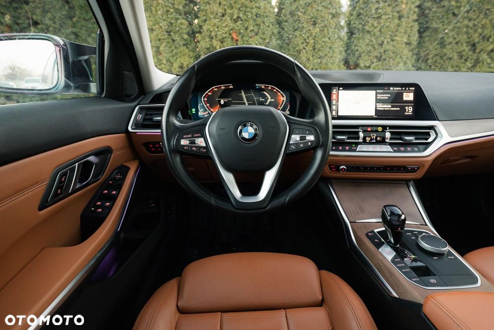 BMW Seria 3 320d Luxury Line - 11