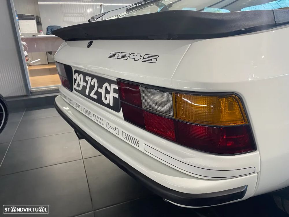 Porsche 924 - 22