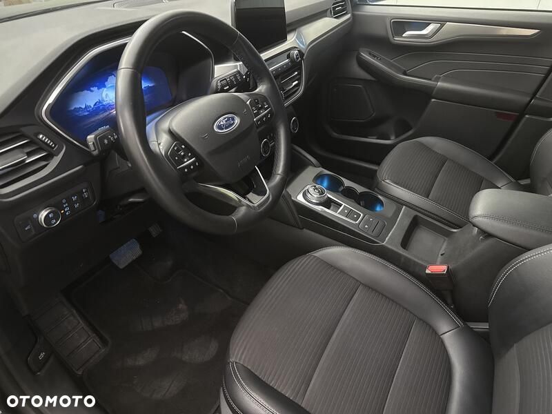 Ford Kuga - 10