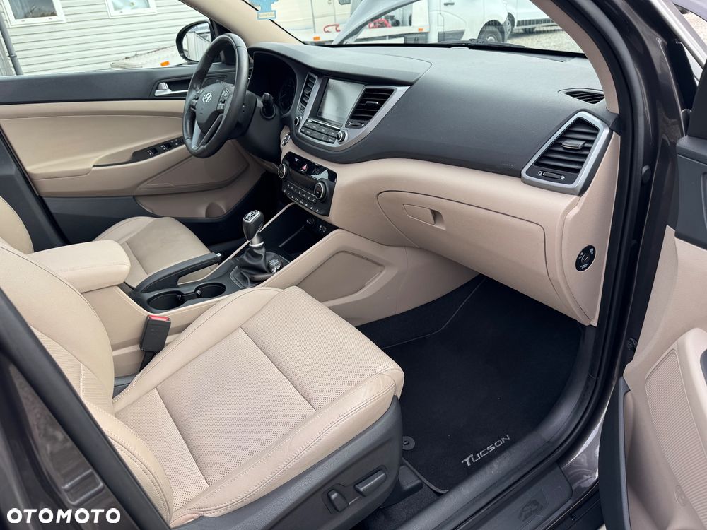 Hyundai Tucson 2.0 CRDI BlueDrive GO Plus 2WD - 12