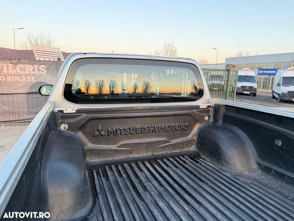 Mitsubishi L200 Double Cab 2.2 DI-D M/T Instyle - 30