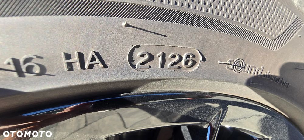 Tesla Model Y Long Range Dual Motor AWD - 31