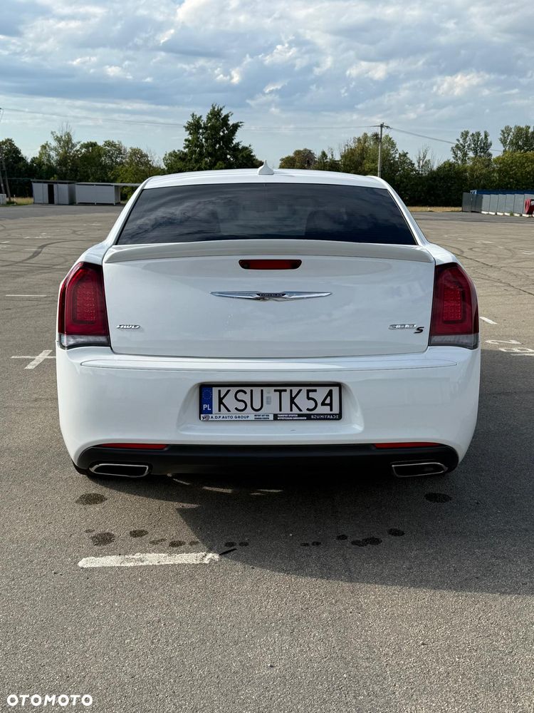 Chrysler 300s - 10