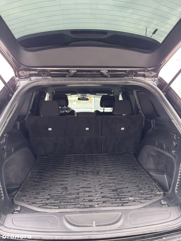 Jeep Grand Cherokee - 18