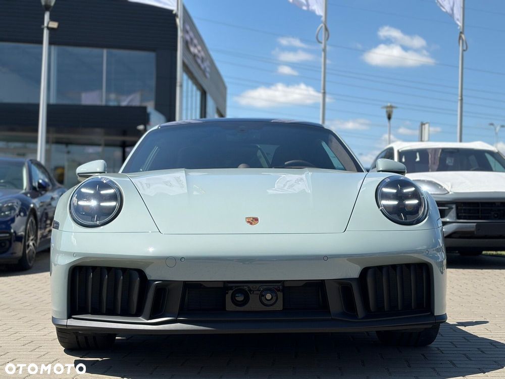 Porsche 911 2025 photo 2