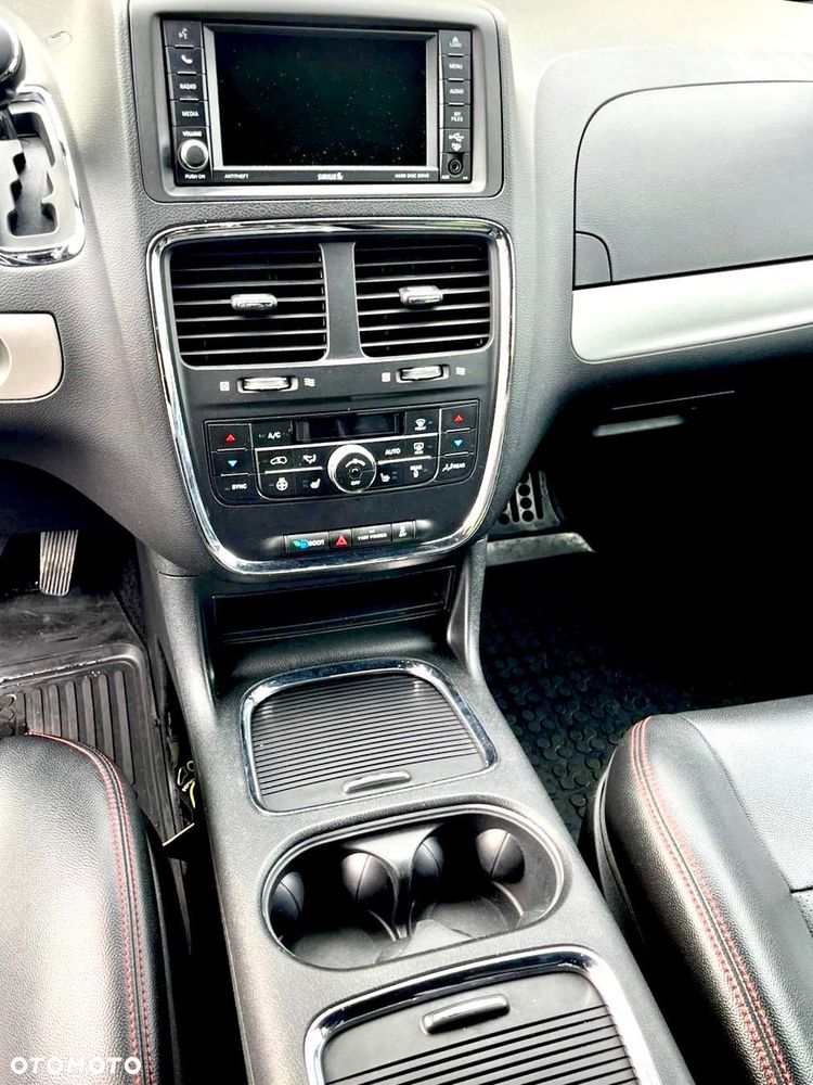 Dodge Grand Caravan 3.6 R/T - 12