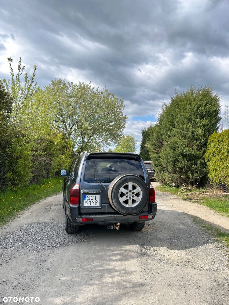 Mitsubishi Pajero - 5