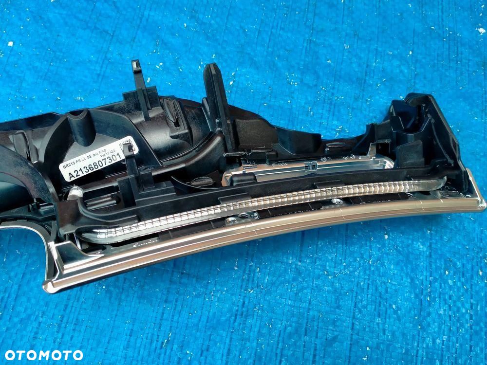 Mercedes W213 AMG Dekor Dekory BURMESTER Listwa Konsoli Drzwi Listwy Ozdobne AMBIENT - 27