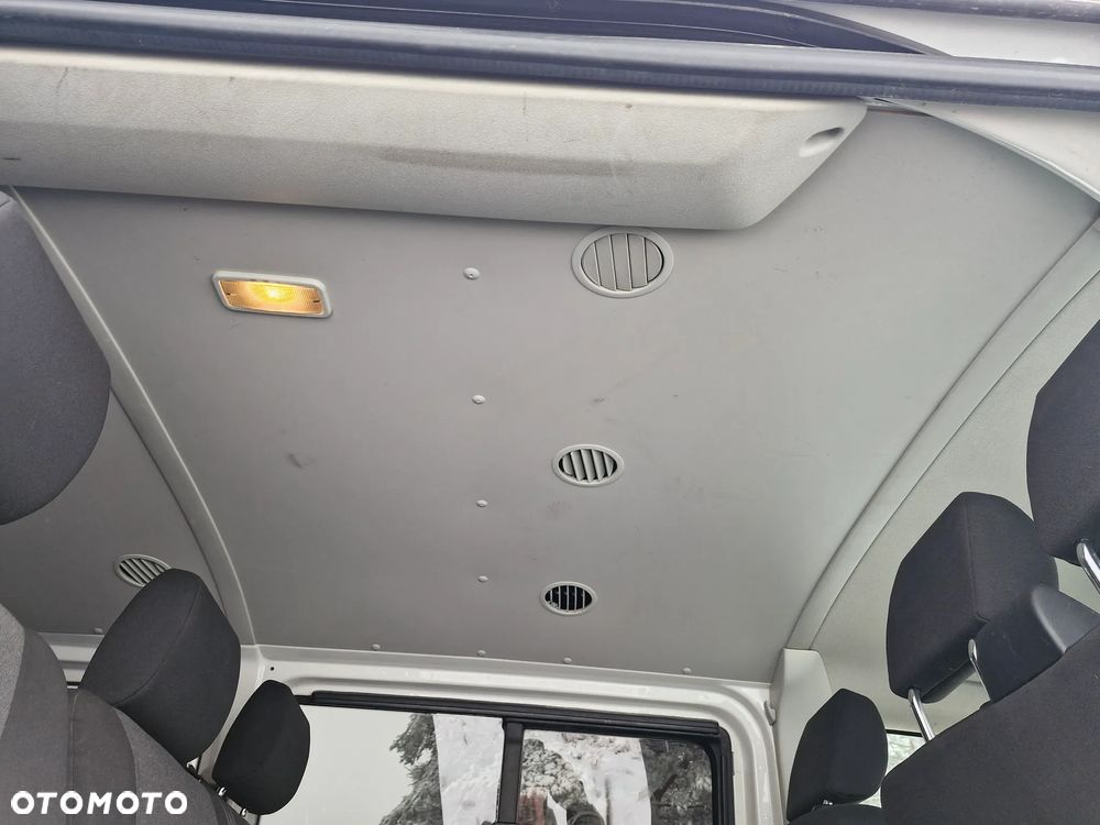 Volkswagen Transporter L2H1 Plus Trendline - 13