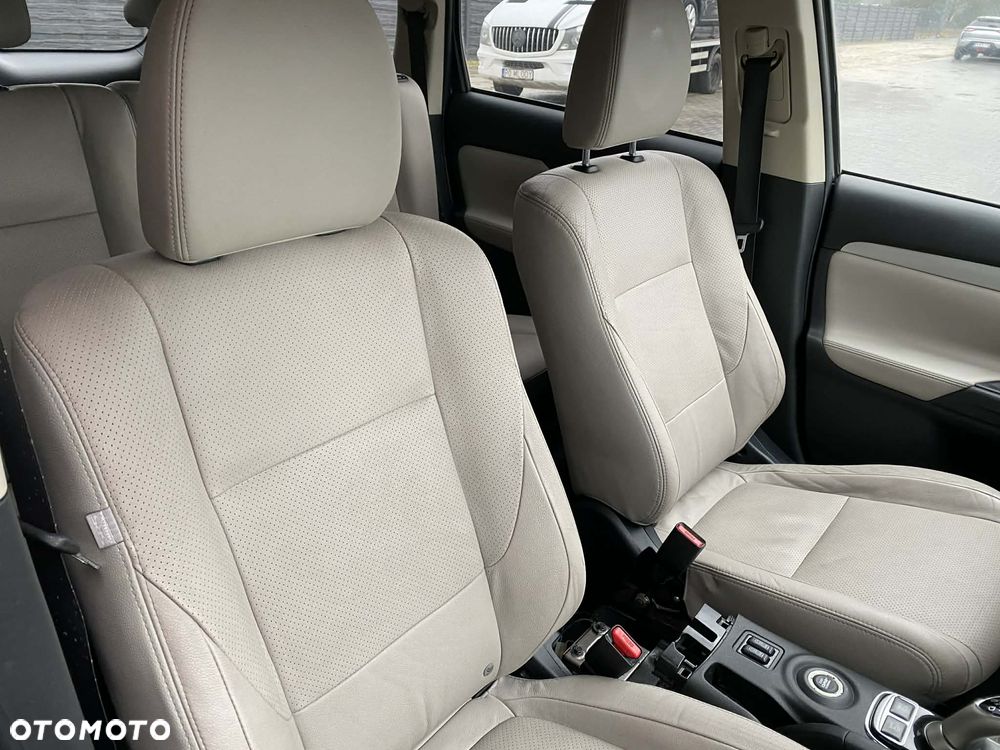 Mitsubishi Outlander 2.4 4WD - 16