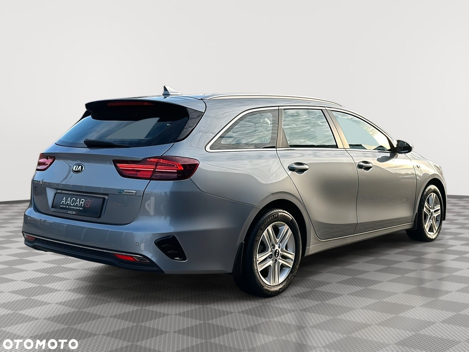 Kia Ceed - 4