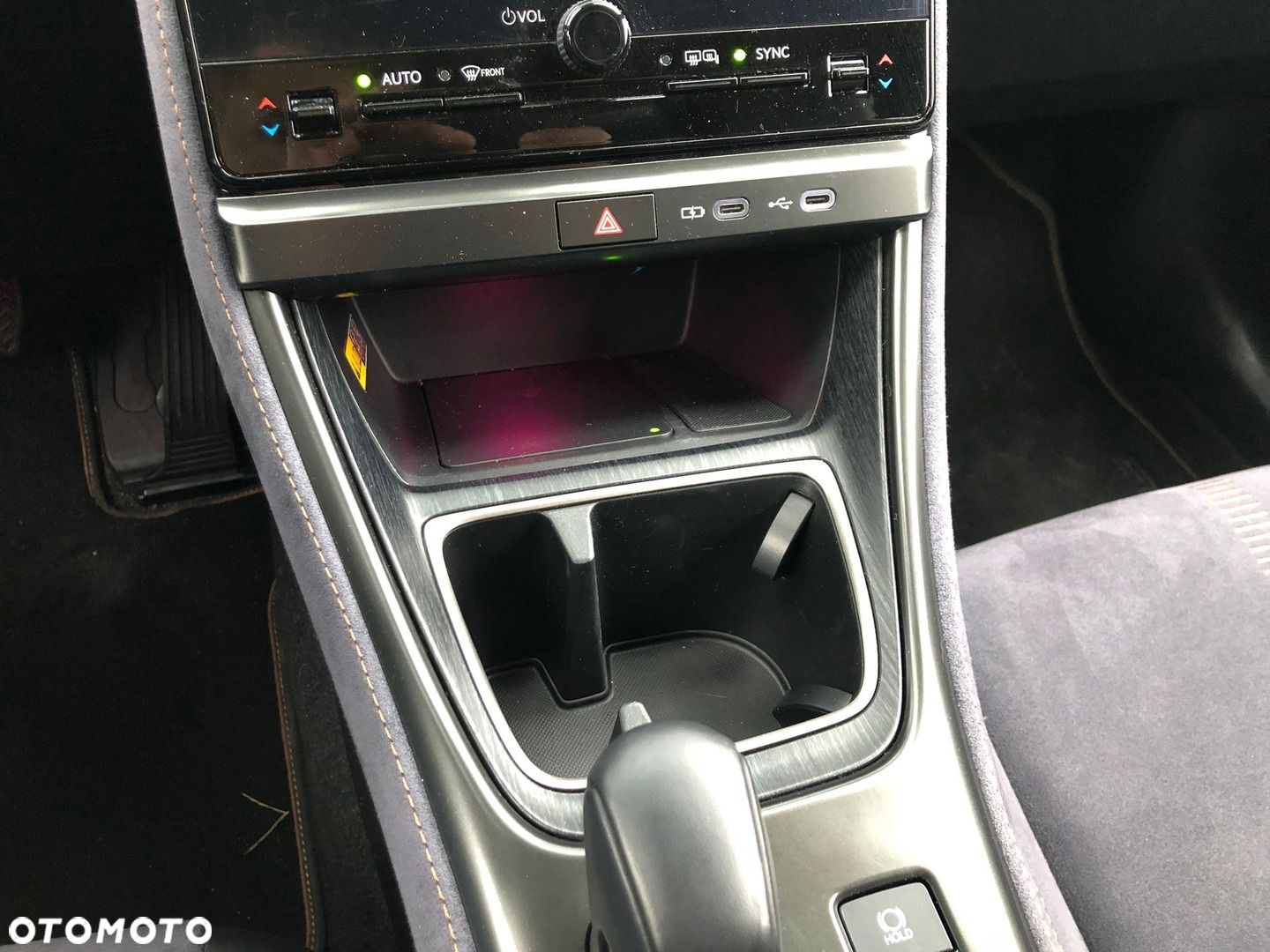 Lexus LBX 1.5 Hybrid Cool - 25