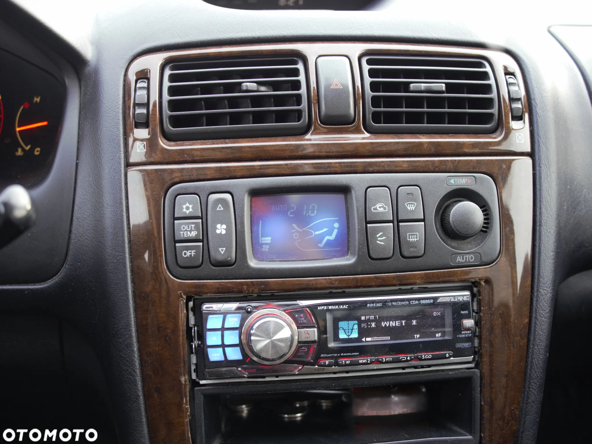 Mitsubishi Galant - 28