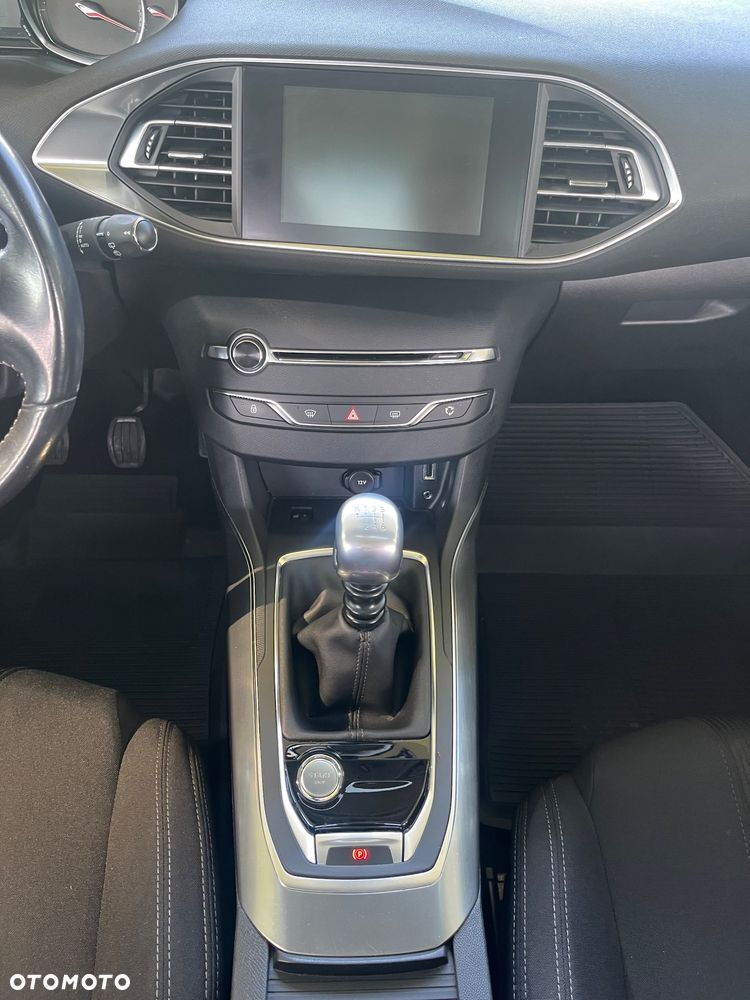 Peugeot 308 1.6 THP Allure - 32