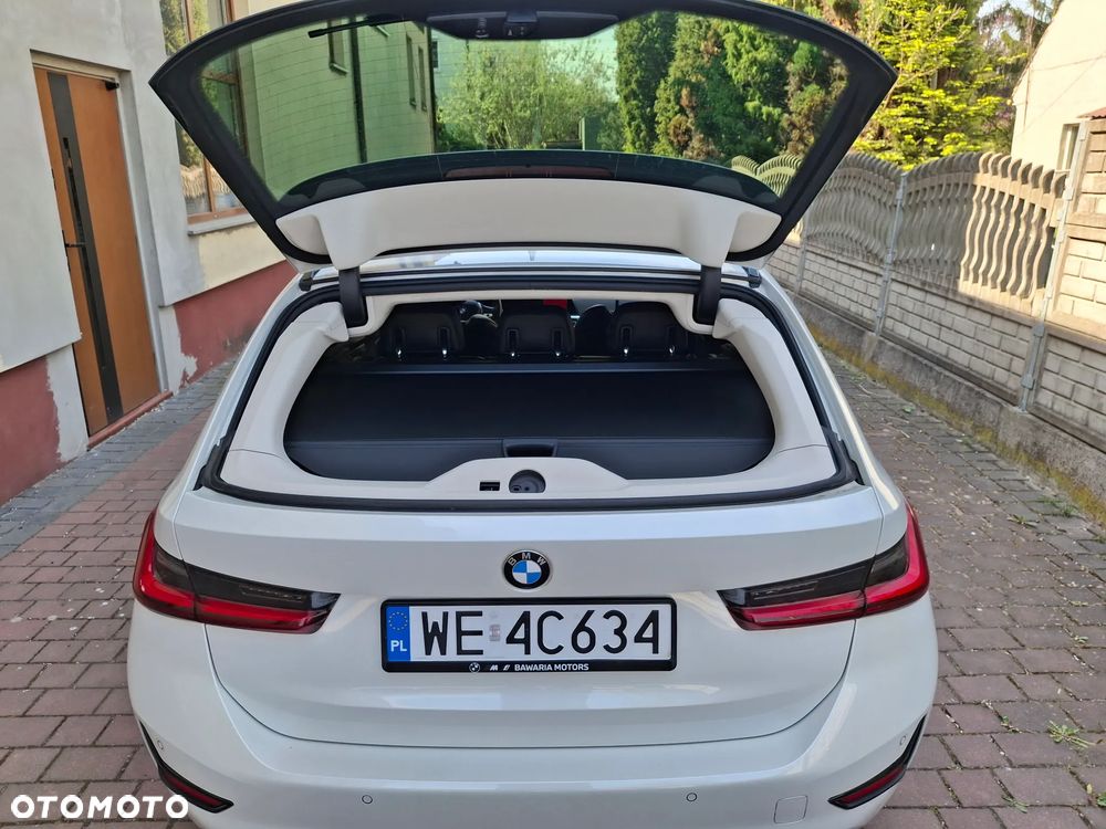 BMW Seria 3 318i - 30