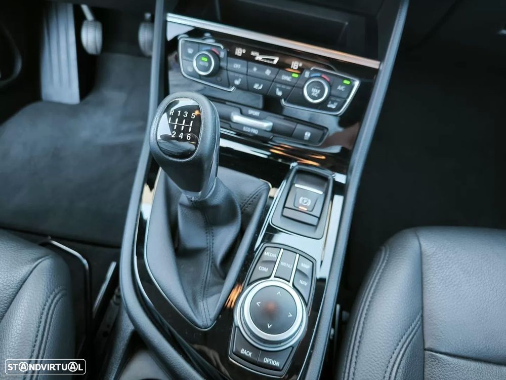 BMW 216 Active Tourer d Line Luxury - 39