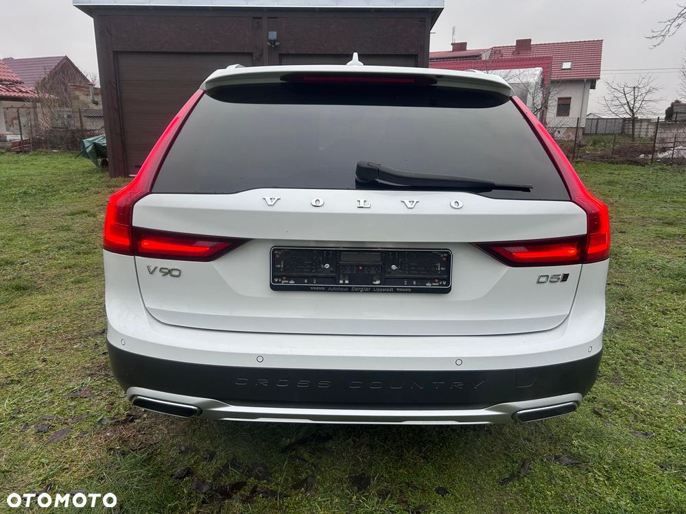 Volvo V90 Cross Country D5 AWD Ocean Race - 17