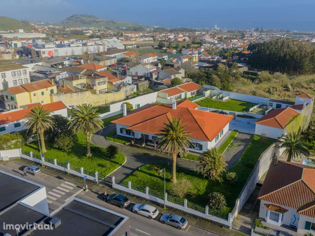 Moradia Imponente e Isolada nos Arrifes Privacidade, Espaço e Vista... - Grande imagem: 2/58