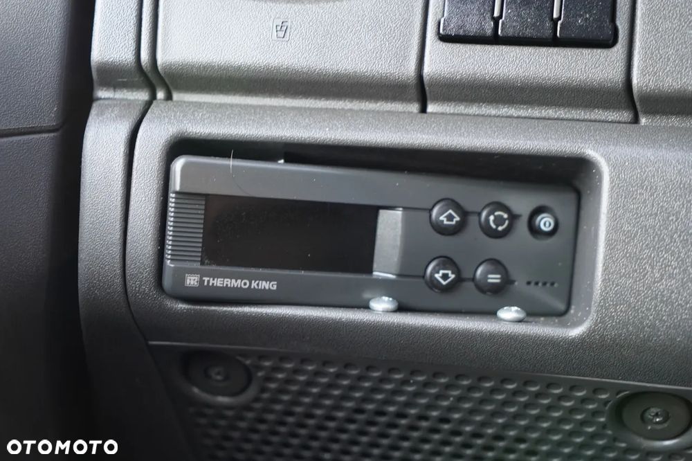 Iveco DAILY 35-130 / CHŁODNIA / AGREGAT THERMO KING / WINDA DHOLLANDIA / AUTOMAT / SPROWADZONY - 31