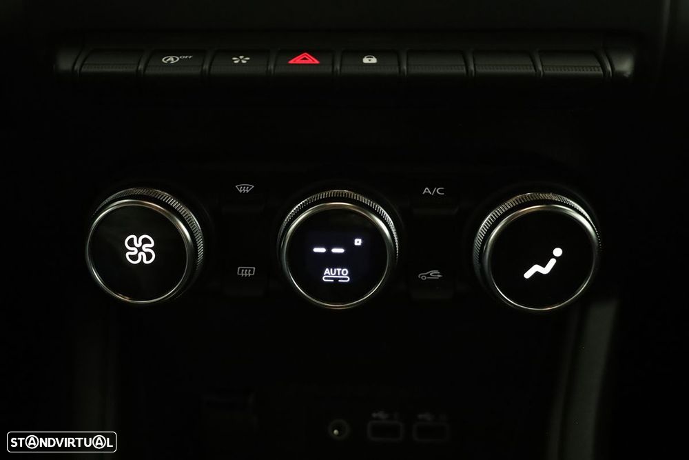 Renault Captur 1.0 TCe Techno Bi-Fuel - 13