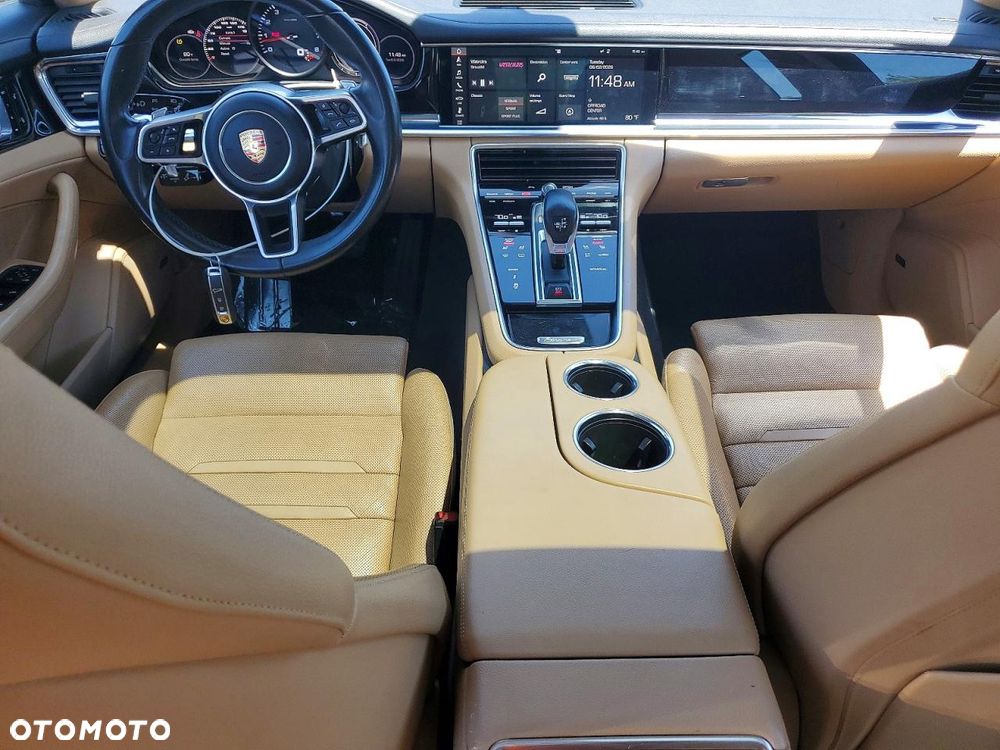 Porsche Panamera - 8