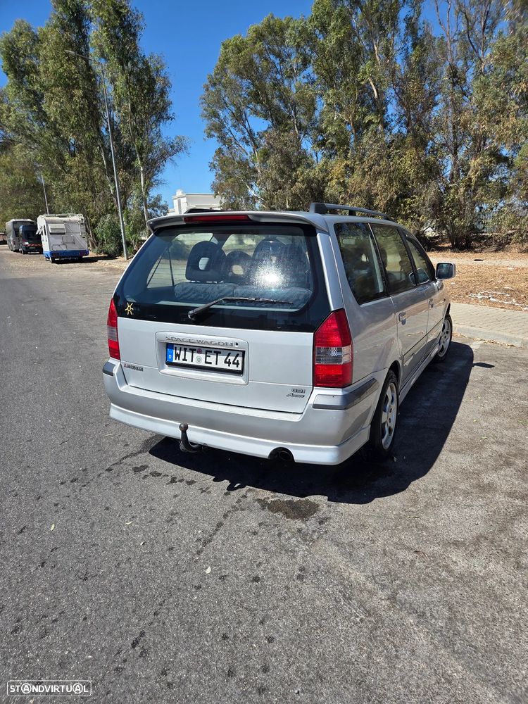 Mitsubishi Space Runner - 4