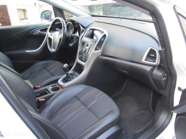 Opel Astra 1.4 T Cosmo - 13