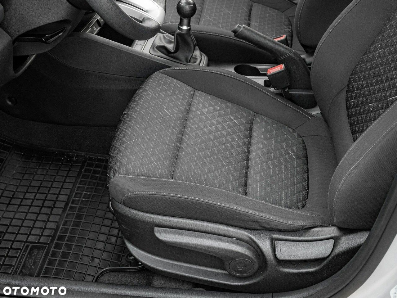 Kia Rio 1.2 M - 14
