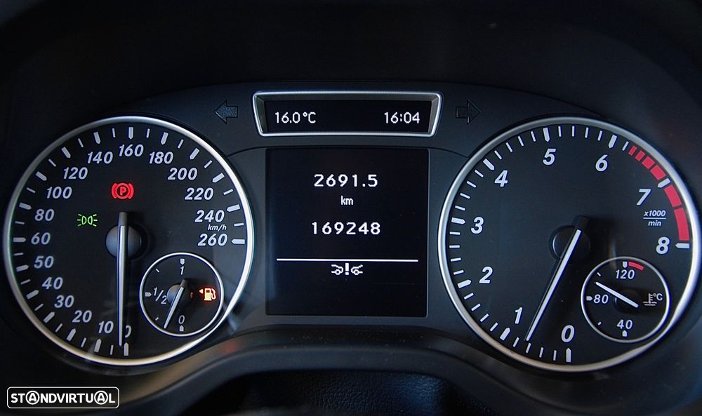 Mercedes-Benz A 180 (BlueEFFICIENCY) - 15