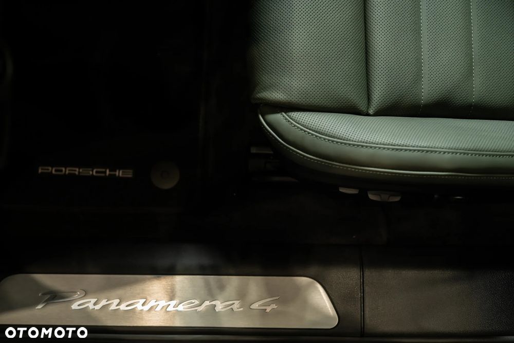 Porsche Panamera 4 - 38
