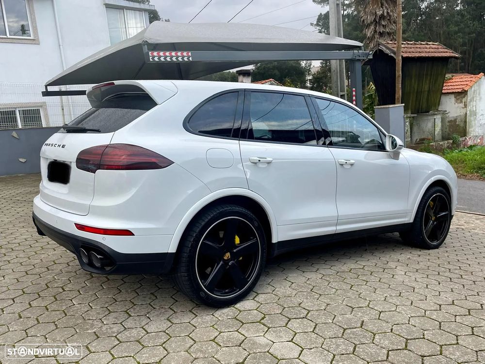 Porsche Cayenne Diesel Platinum Edition - 4