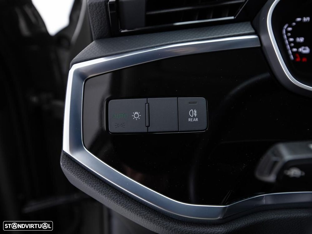 Audi Q3 45 TFSIe S tronic - 16