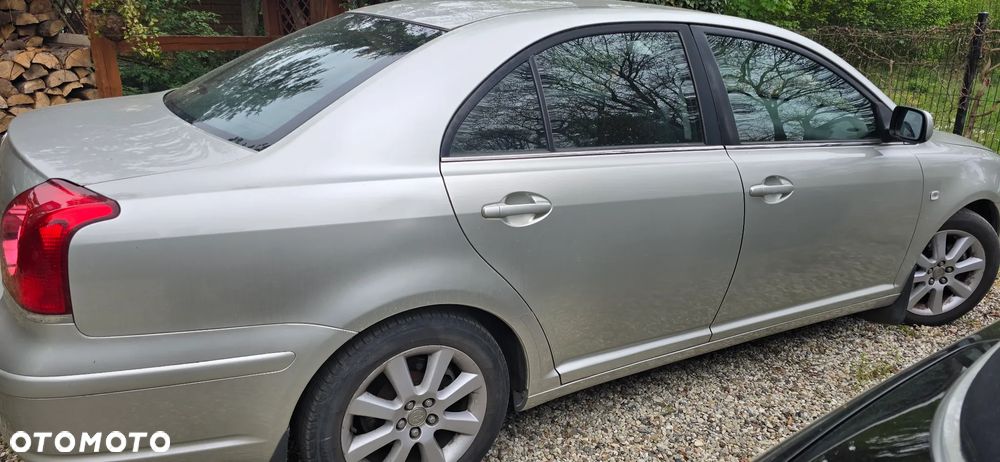 Toyota Avensis 2.0 VVT-i Sol - 2