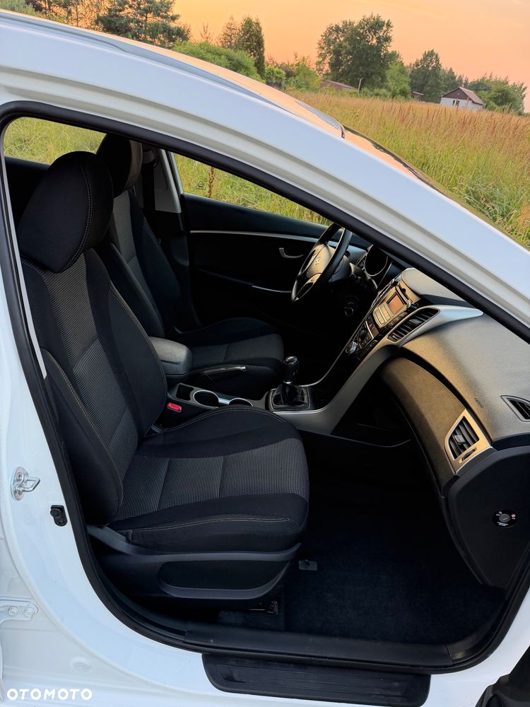 Hyundai i30 1.6 D GO - 22